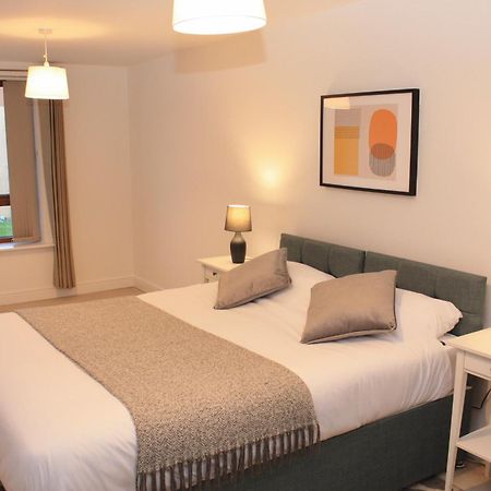 2 Bed 2 Bath Apartment & Parking - Lgw 10Min Drive Crawley  Esterno foto