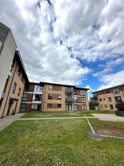 2 Bed 2 Bath Apartment & Parking - Lgw 10Min Drive Crawley  Esterno foto