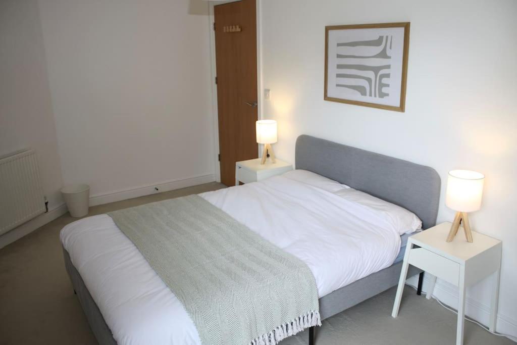 2 Bed 2 Bath Apartment & Parking - Lgw 10Min Drive Crawley  Esterno foto