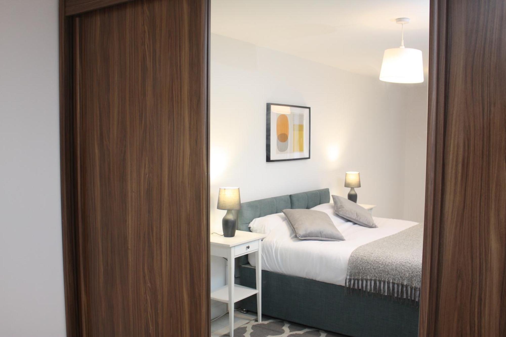 2 Bed 2 Bath Apartment & Parking - Lgw 10Min Drive Crawley  Esterno foto
